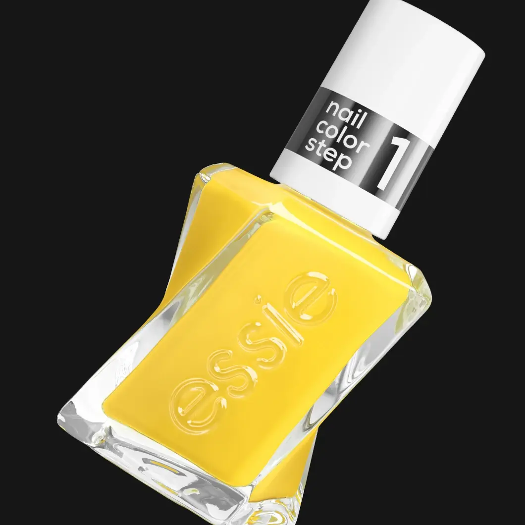 Essie gul nagellacksflaska med texten 'nail color step 1' på korken.
