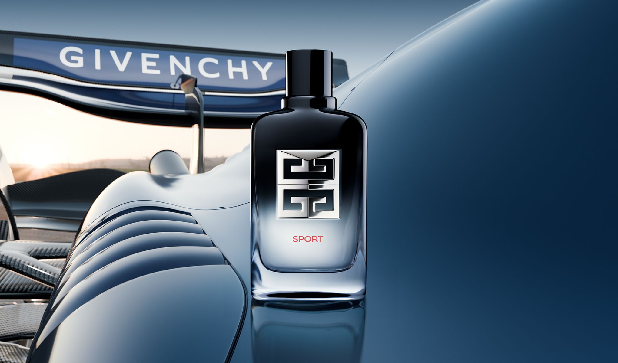 Givenchy introduserer sin nye parfyme med en elegant flaske, fremhevet av en gylden væske som renner mellom to flasker.