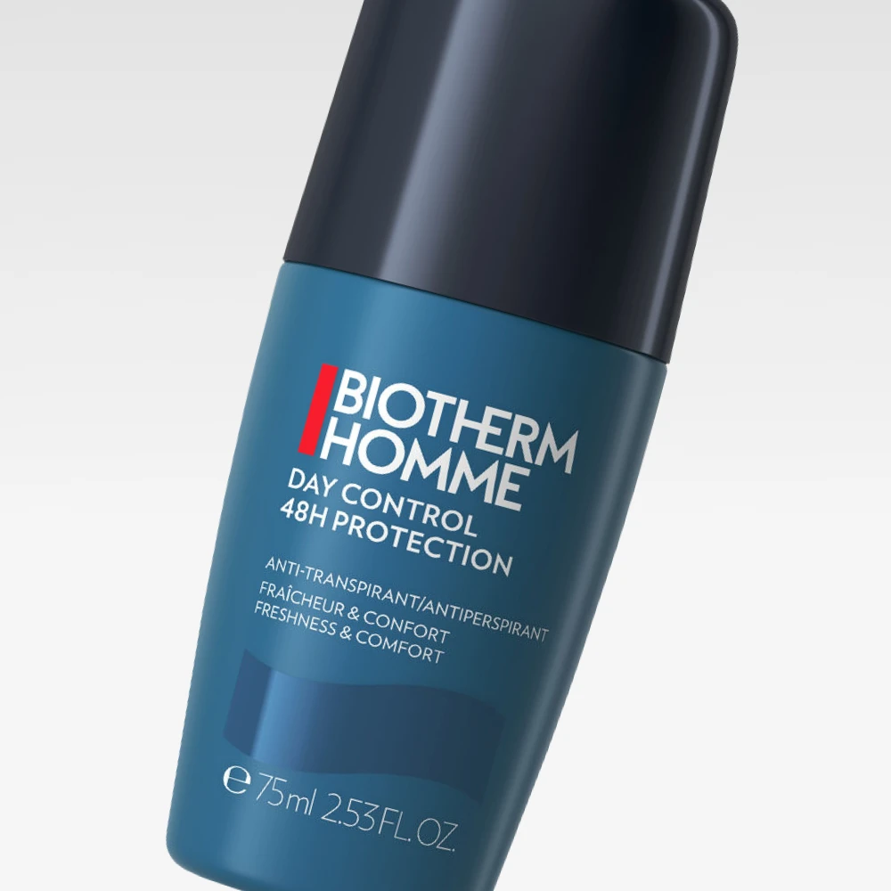 Kuva, joka näyttää sininen pullo Biotherm Homme Day Control 48H Protection. Tausta on valkoinen.