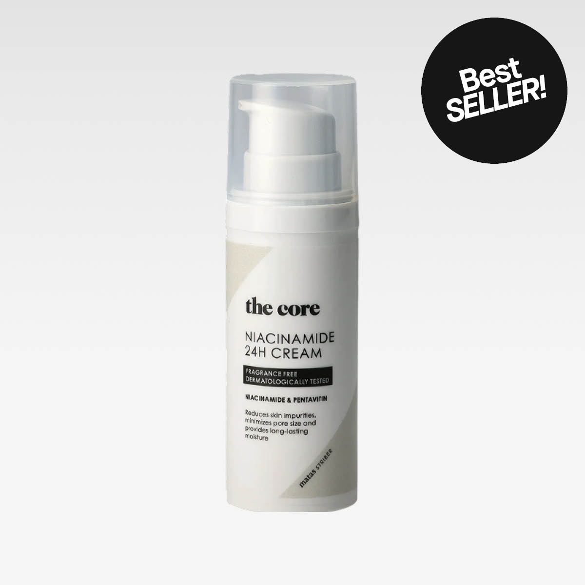 Kuva The Core Niacinamide 24H Cream -kasvovoiteesta valkoisessa pumppupullossa läpinäkyvällä kannella vaaleaa taustaa vasten. Mustassa ympyrässä lukee “Best SELLER!”.