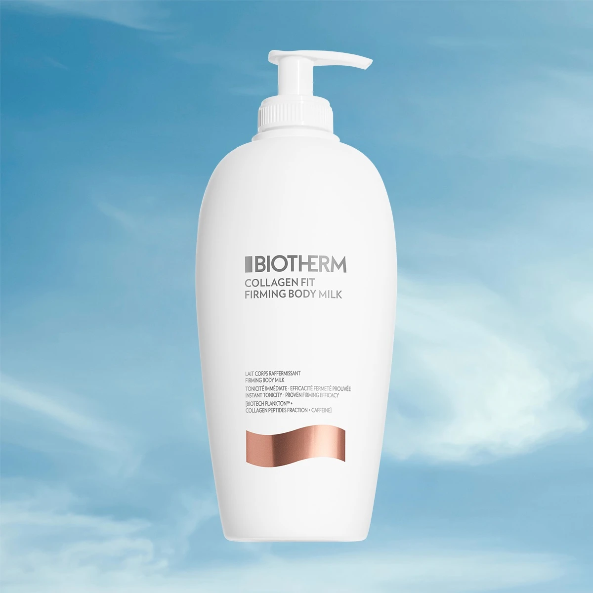 Valkoinen Biotherm Collagen Fit Firming Body Milk -pumppupullo. Kiinteyttää ja antaa välitöntä napakkuutta.