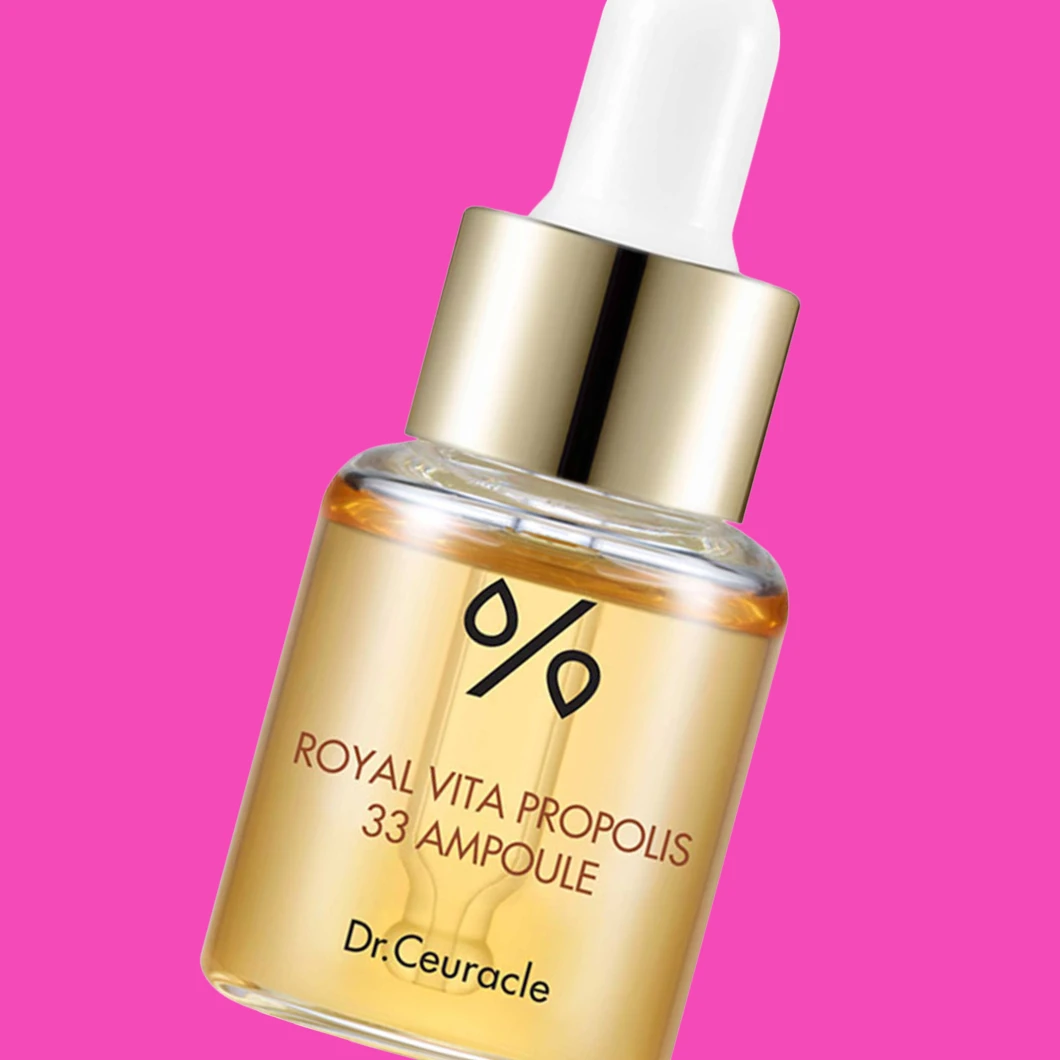 Club Deal Product with hot pink background