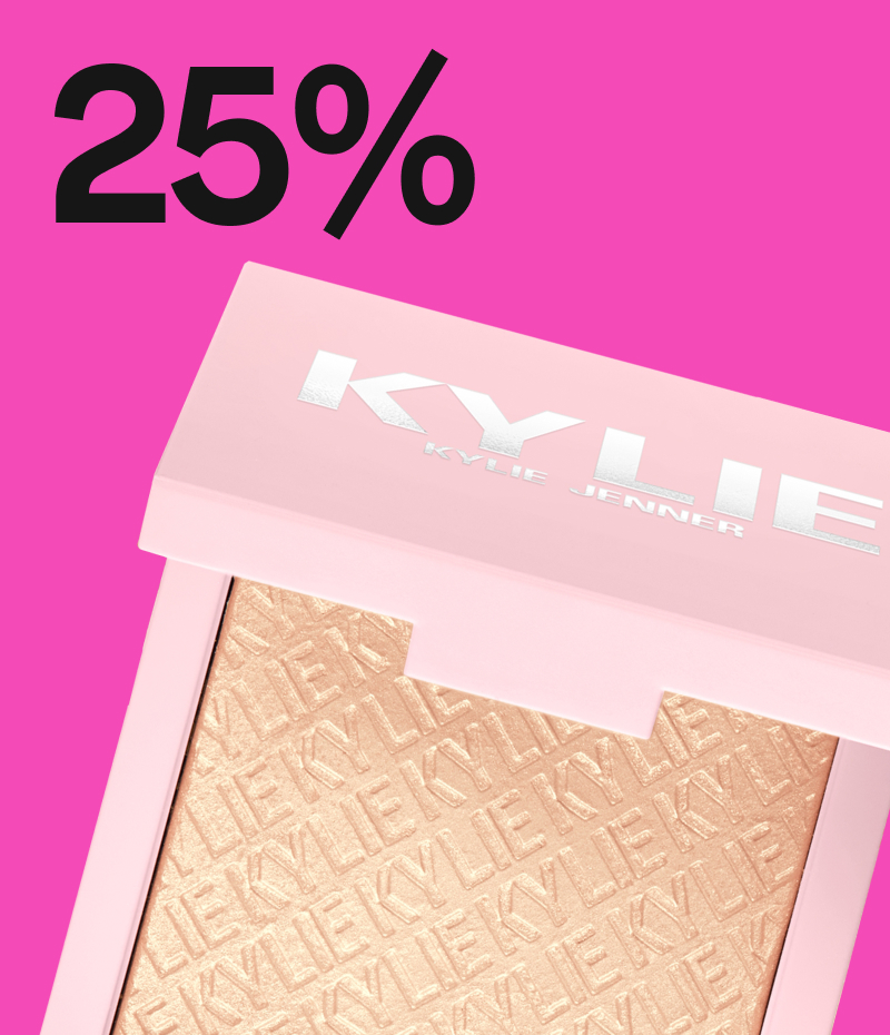 Highlighter fra Kylie Comstics på rosa bakrgunn