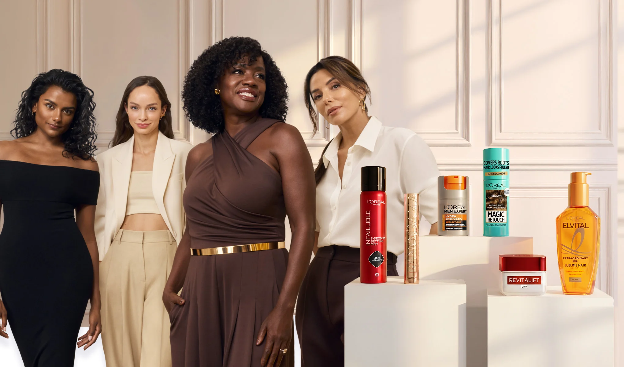 L’Oréal Paris-skönhetsprodukter och fyra kvinnor mot ljus bakgrund.