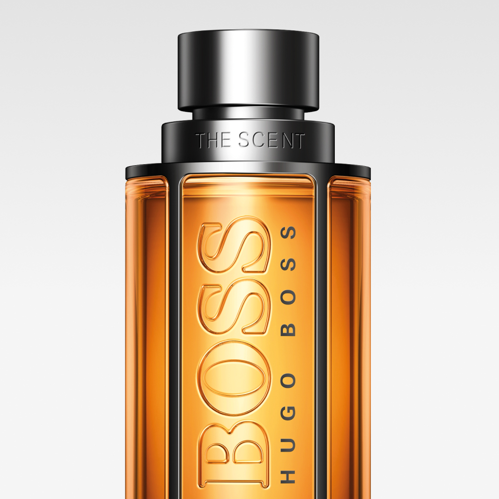 Kuva, joka näyttää sininen pullo Versace Eros hajuvesi. Tausta on valkoinen.