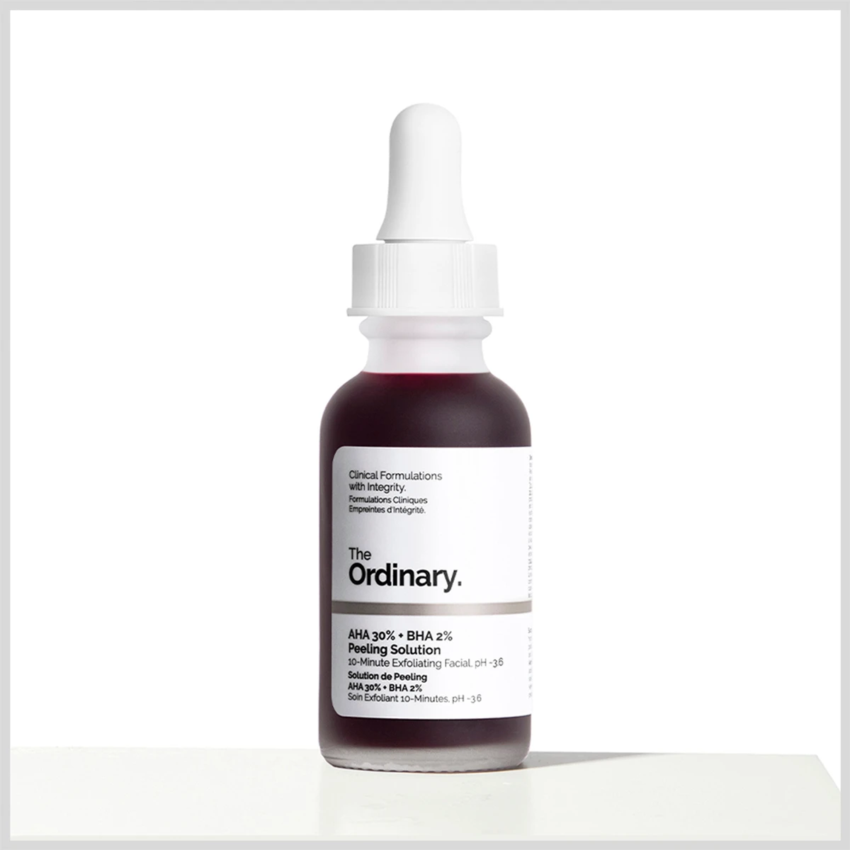 "The Ordinary"  AHA 30% + BHA 2% kuorintaliuos vaaleanvalkoista taustaa vasten.