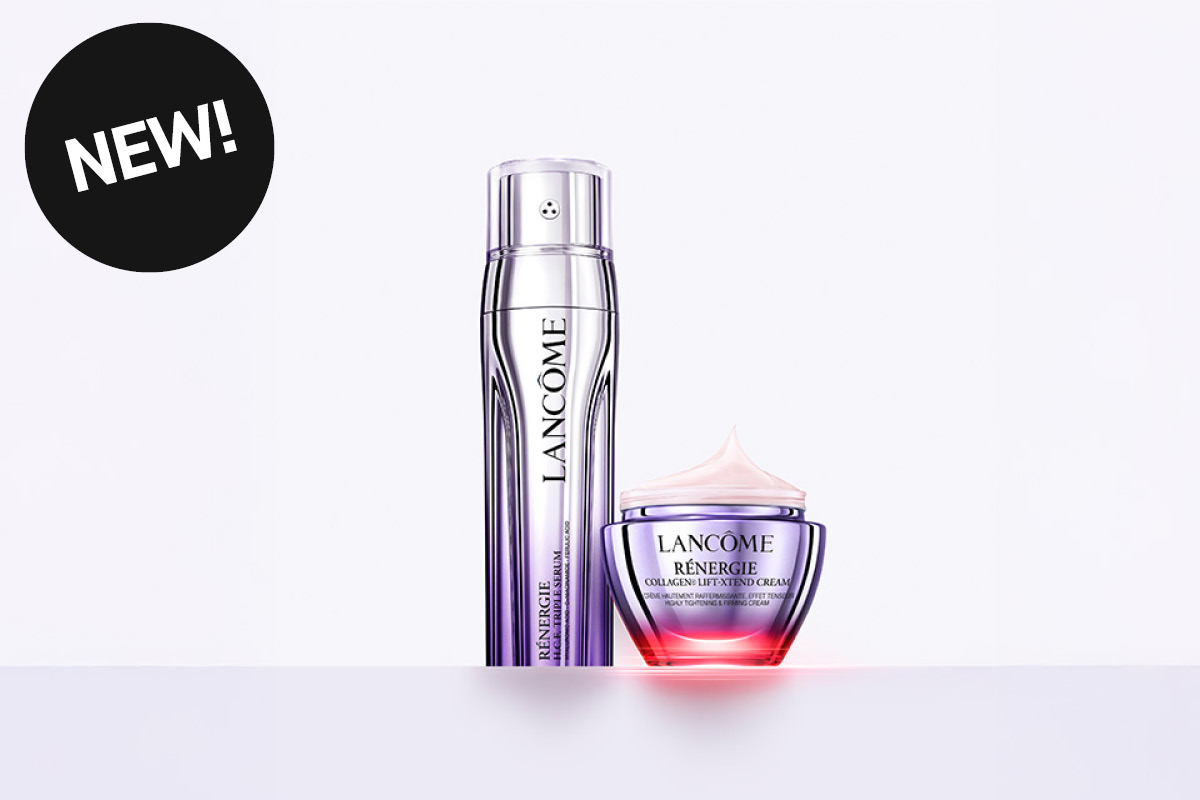 Hudvårdsprodukter från Lancôme med texten “LANCÔME”, “RÉNERGIE H.P.N. 300-PEPTIDE CREAM” och “RÉNERGIE H.C.F. TRIPLE SERUM”. En lila serumflaska och en kräm i burk visas mot ljus bakgrund tillsammans med en rund etikett med texten “NEW!”.