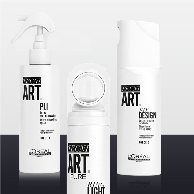 Kolme hiustenhoitotuotetta L'Oréal Professionnel Tecni Art -sarjasta rivissä vaaleanharmaalla pohjalla ja tummalla pohjalla. Tuotteiden pakkaukset ovat valkoiset, ja niissä on musta teksti ja L'Oréal Professionnel -logo alareunassa.