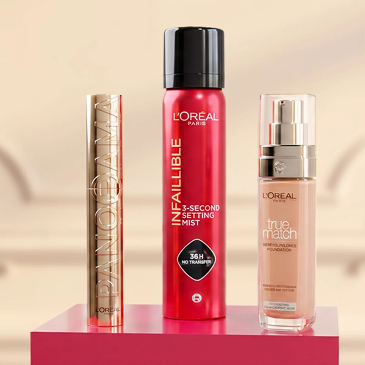 L’Oréal Paris -meikkituotteita vaalealla taustalla.