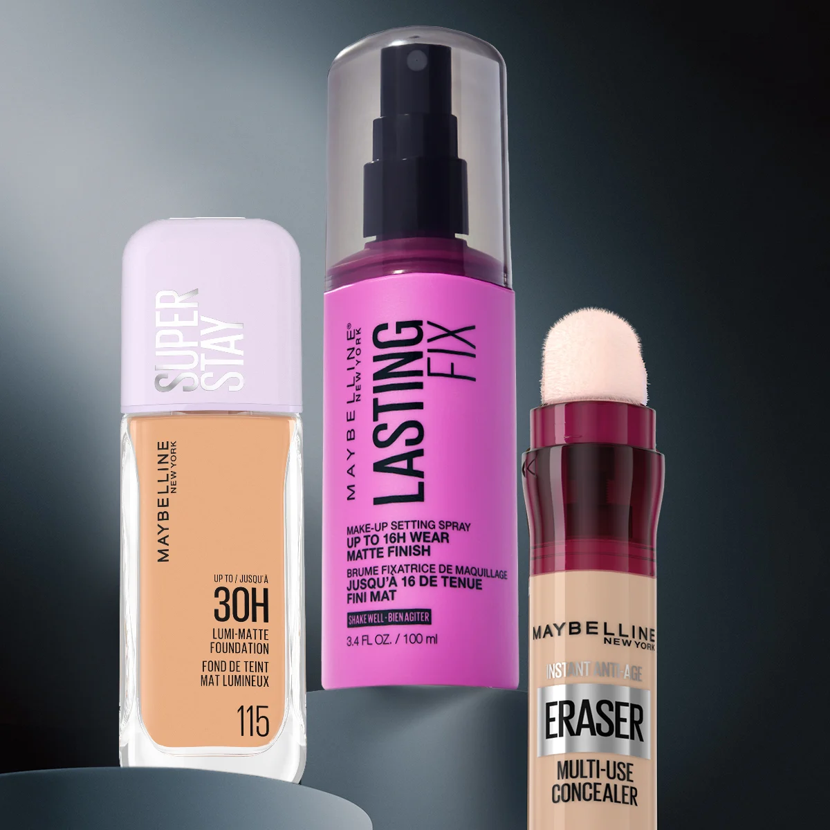 Tre sminkprodukter från Maybelline placerade mot en mörk bakgrund.