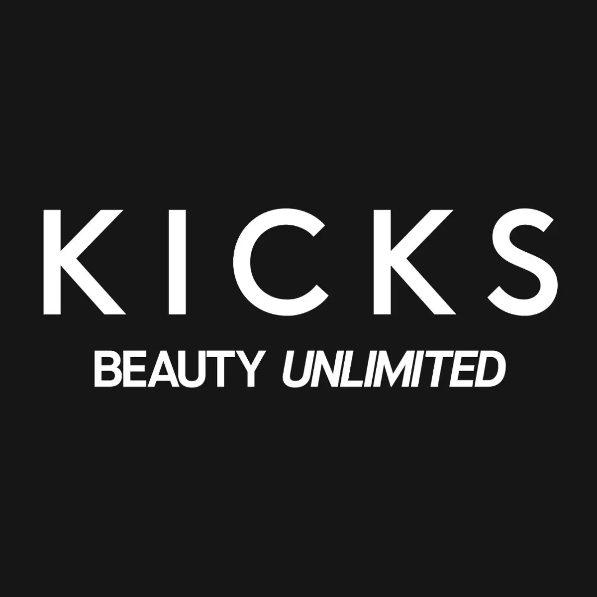 KICKS-logo i hvit tekst mot svart bakgrunn med ordene “KICKS” og “BEAUTY UNLIMITED”. Enkel grafisk design som representerer KICKS innen skjønnhet.