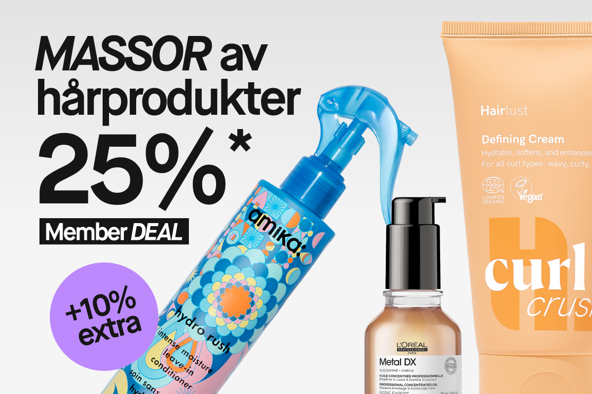 Kampanjbild med texten ”Massor av hårprodukter 25%” och ”Member DEAL”. Flera hårprodukter visas, bland annat en blå Amika-sprayflaska, en orange Curl Crush-tub från Hairlust, en grön Björn Axén-flaska och en liten glasflaska hårprodukt. Rosa cirkel med texten ”Hair MAGIC”.