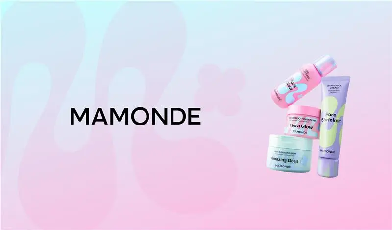 Mamonde-ihonhoitotuotteita pastellinvärisellä taustalla, mukana voiteita ja seerumi.