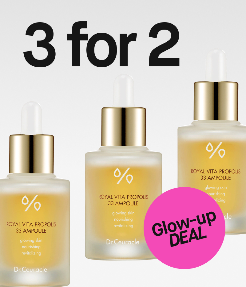 Tre like serum i glassflaske med gult innehold fra Dr. Ceruacle på lys grå brakgrunn. Glow up deal står skrevet i en rosa runding