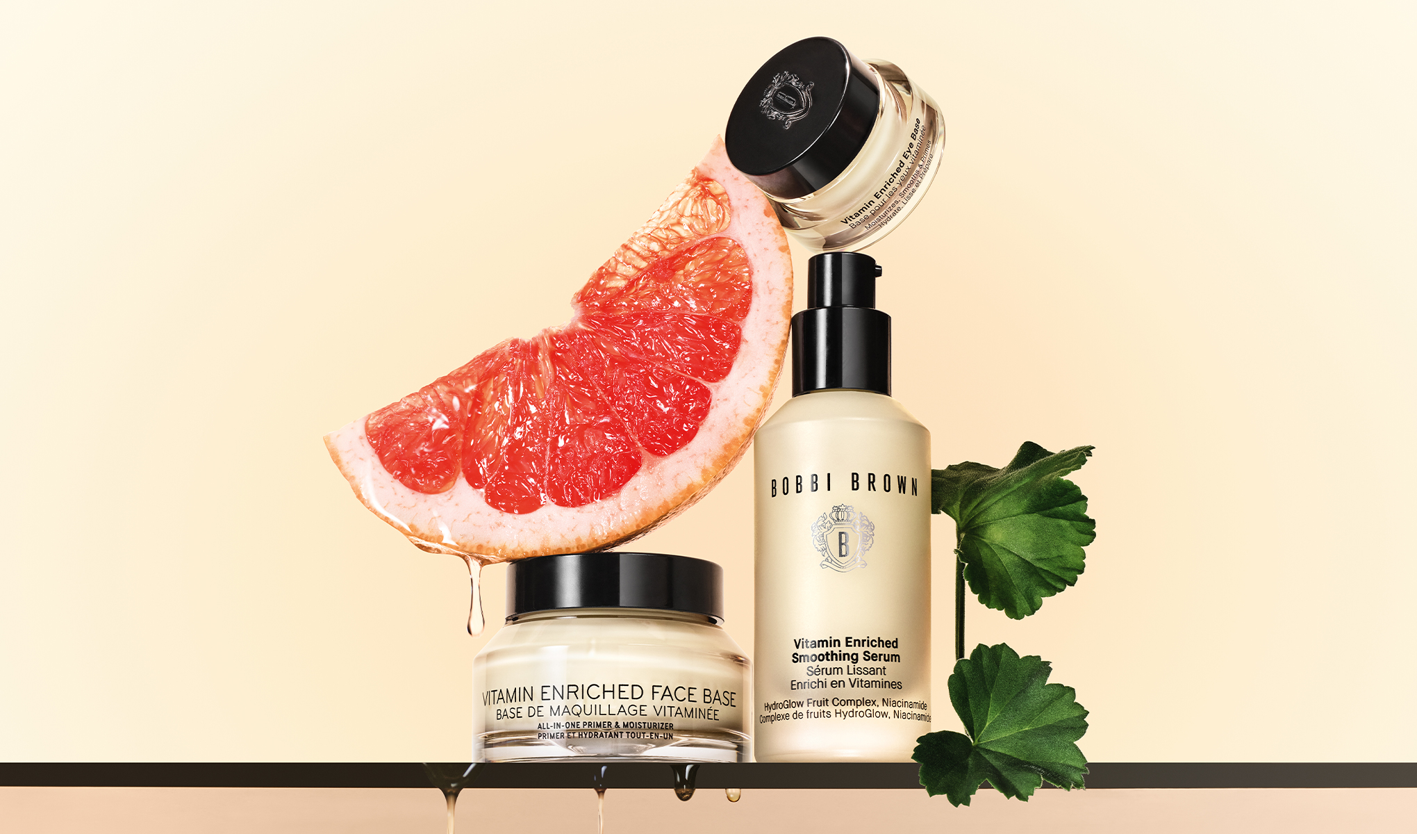 Bobbi Brown Vitamin Enriched-produkter: Ansiktskrem og utjevnende serum, beriket med vitaminer og fruktkompleks.