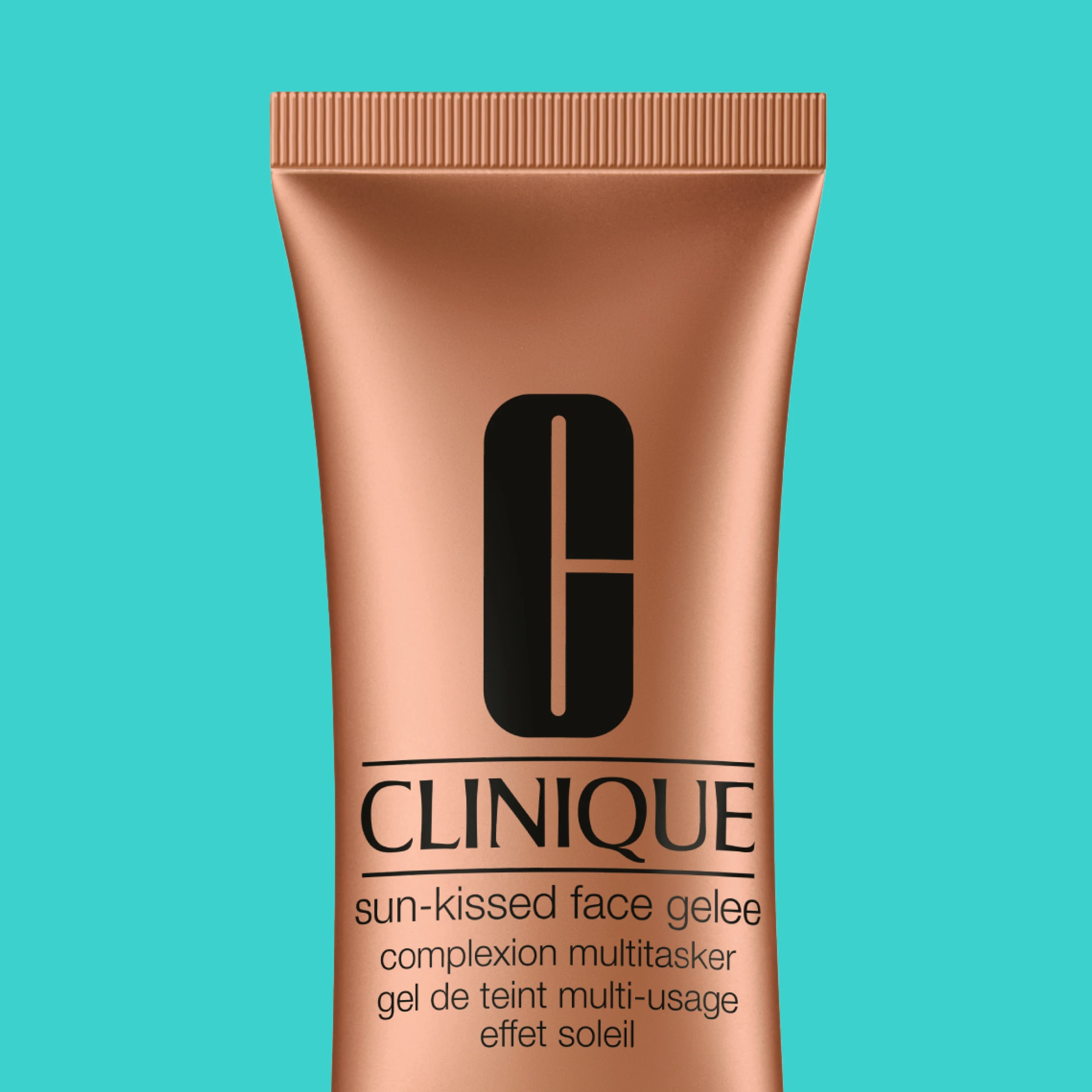 Produktbild på Clinique Sun-Kissed Face Gelee i tub mot turkos bakgrund. Text på förpackningen: ”Clinique”, ”sun-kissed face gelee”.