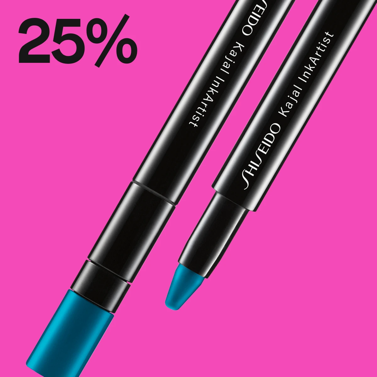 Shiseido Kajal InkArtist eyeliner med svart kropp og turkis spiss, mot en rosa bakgrunn med teksten "25%" i svart.