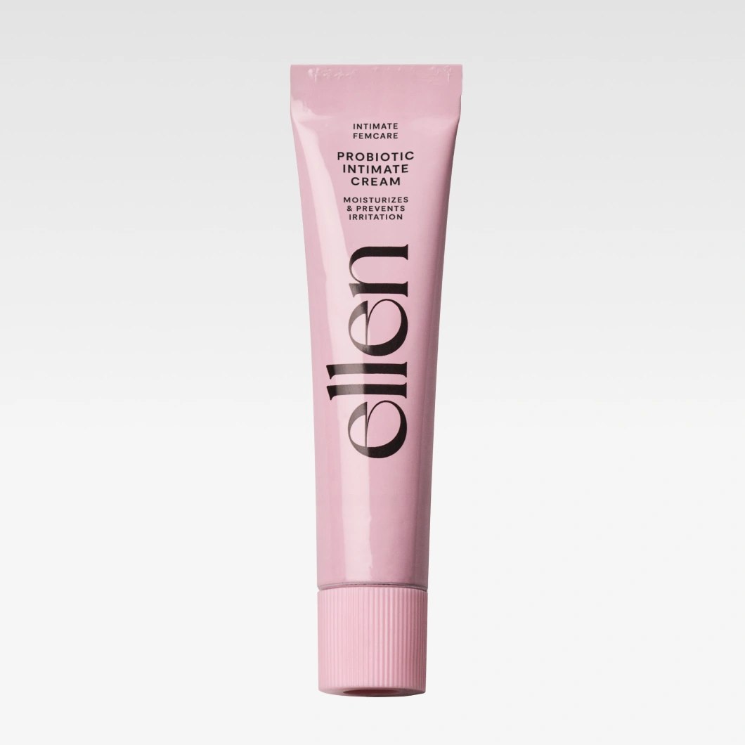 Vaaleanpunainen ellen Probiotic Intimate Cream -intimivoide vaaleanharmaalla taustalla. Pakkauksessa näkyvät tekstit “INTIMATE FEMCARE”, “PROBIOTIC INTIMATE CREAM” ja “MOISTURIZES & PREVENTS IRRITATION”.