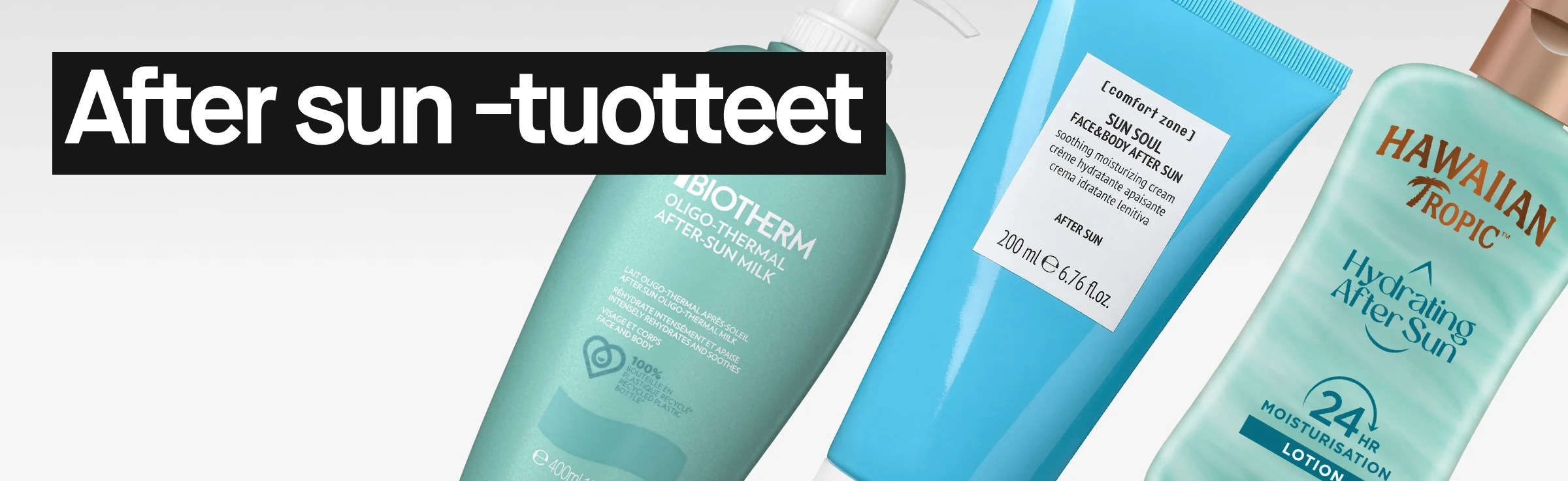 After Sun -tuotteita vaaleaa taustaa vasten: Biotherm Oligo-Thermal After-Sun Milk turkoosissa pumppupullossa, Comfort Zone Sun Soul Face & Body After Sun sinisessä 200 ml tuubissa sekä Hawaiian Tropic Hydrating After Sun 24h Moisturisation Lotion turkoosissa pullossa. Teksti ”After sun” näkyy mustassa laatikossa vasemmassa yläkulmassa.