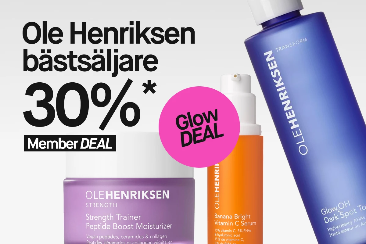 Kampanjbild med hudvårdsprodukter från Ole Henriksen mot ljus bakgrund. Texten “Ole Henriksen bästsäljare 30%* Member DEAL” visas till vänster. Till höger syns en blå flaska märkt “OLEHENRIKSEN Transform”, framför den en orange flaska “Banana Bright Vitamin C Serum” och bakom en lila burk “Strength Trainer Peptide Boost Moisturizer”. En rosa cirkel med texten “Glow DEAL” visas ovanför produkterna.