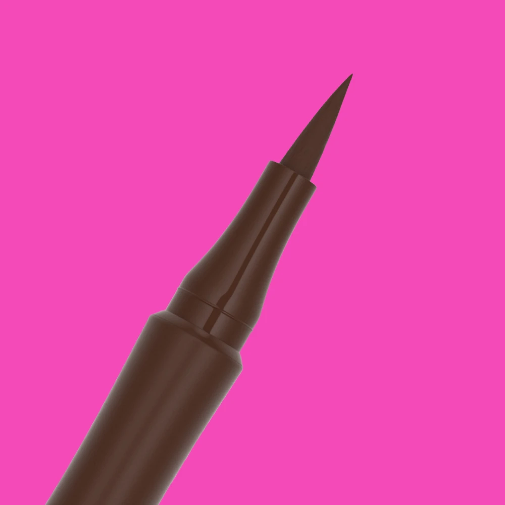 Eyeliner med brun kropp och spets, mot en rosa bakgrund.