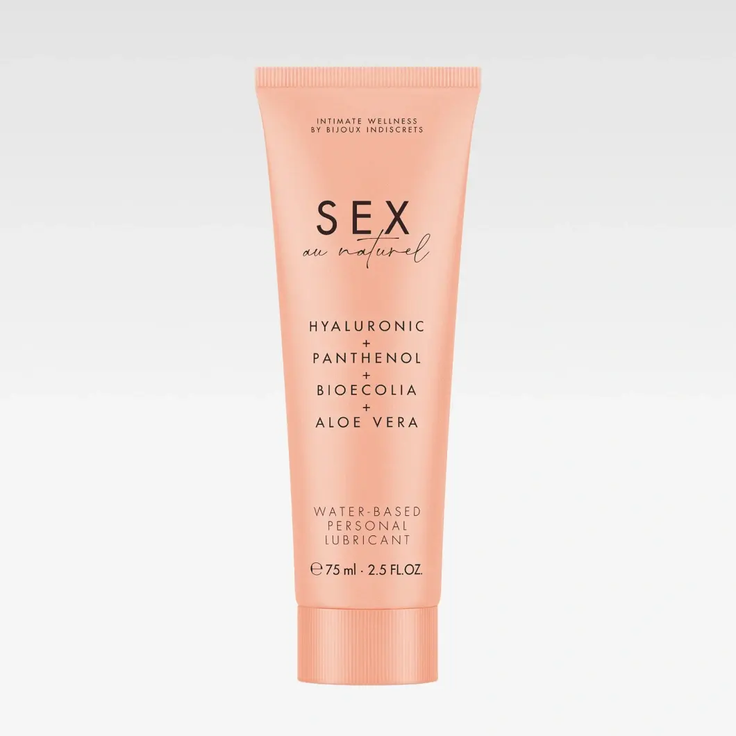 Rosa tub med SEX au naturel vattenbaserat glidmedel från Bijoux Indiscrets. Förpackningen visar texten “HYALURONIC”, “PANTHENOL”, “BIOECOLIA”, “ALOE VERA” och “WATER-BASED PERSONAL LUBRICANT”.