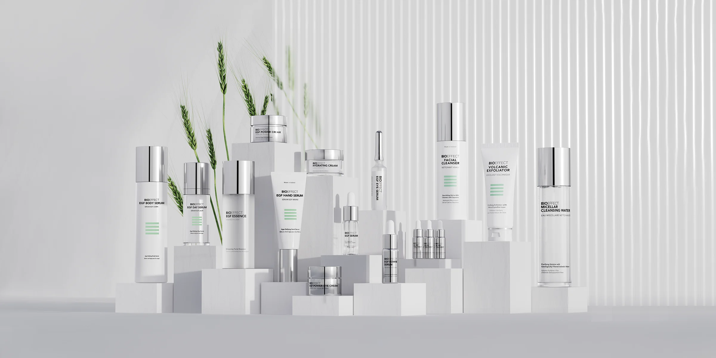 BIOEFFECT hudpleieprodukter. Emballasjen er hvit med grønne striper.