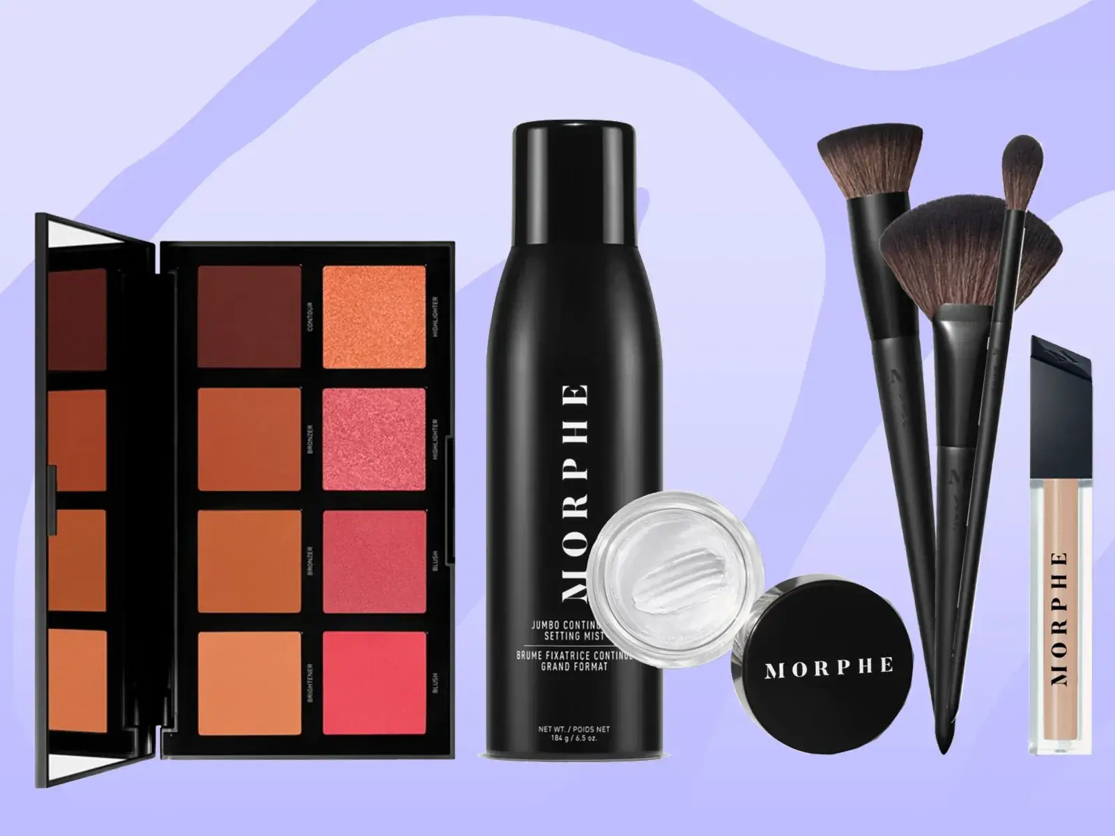 Sminkprodukter från Morphe, inklusive en palett, setting spray, borstar, concealer och läppstift.