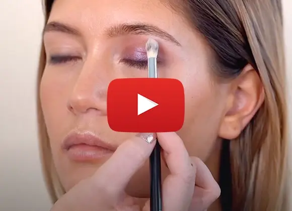 Bild från en video som visar ögonmake up