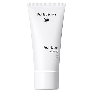 Dr. Hauschka Foundation 02 Almond