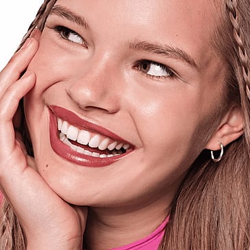 Essence Satin Glow Luminous Shine Lipstick 05 Chai There!