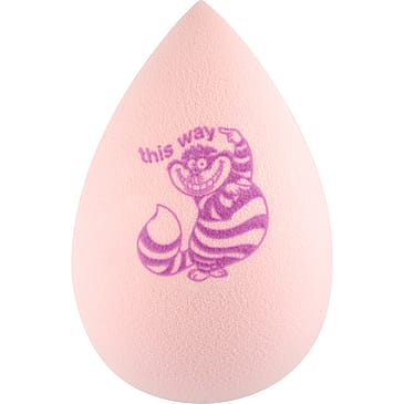 Essence Disney Alice in Wonderland colour-changing make-up sponge 01 This Way Or That Way?