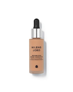 Nilens Jord Second Skin Serum Foundation 557 Sand