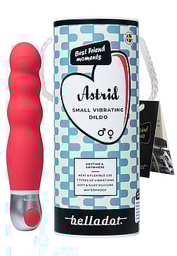 Belladot Astrid Small Vibrating Dildo Rød