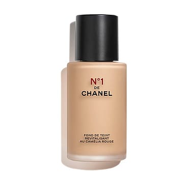 CHANEL Illuminates - Hydrates - Protects B40