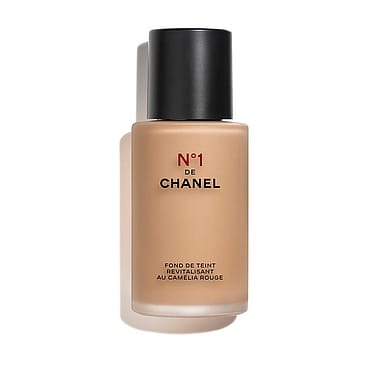 CHANEL ILLUMINATES - MOISTURIZES - PROTECTS B70