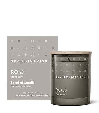 SKANDINAVISK RO Duftlys med Låg 65 g