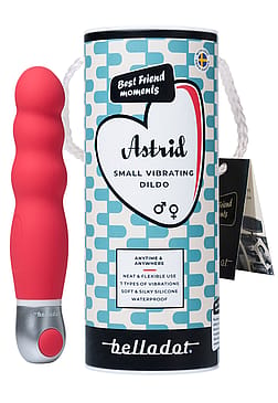 Belladot Astrid Small Vibrating Dildo Rød