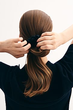 ByBarb Silk Scrunchie Black