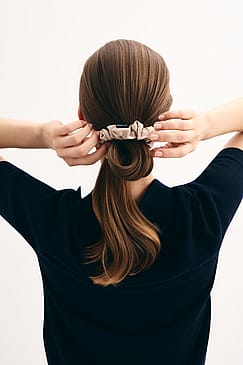 ByBarb Silk Scrunchie Beige