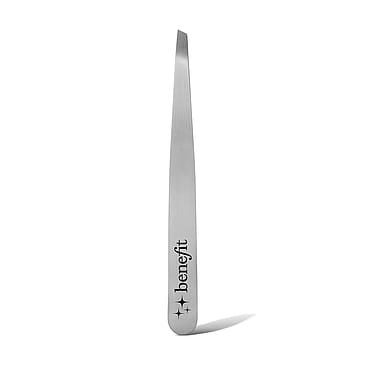 Benefit Shape & Tame – Presisjonsvinklet pinsett Benefit Shape & Tame Tweezers