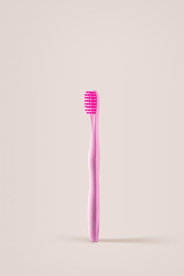 The Humble Co. Plant-based toothbrush kids Pink