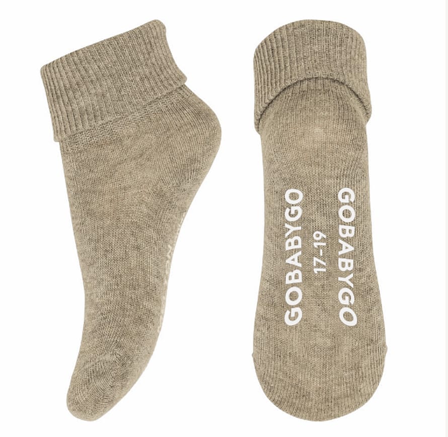 GoBabyGo Skridsikre Strømper Økologisk Bomuld Sand Str. 17/19