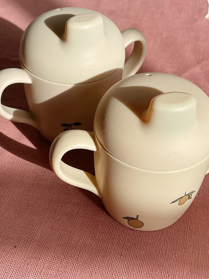 Konges Sløjd Drikkekop m. tud 2-pak Cherry