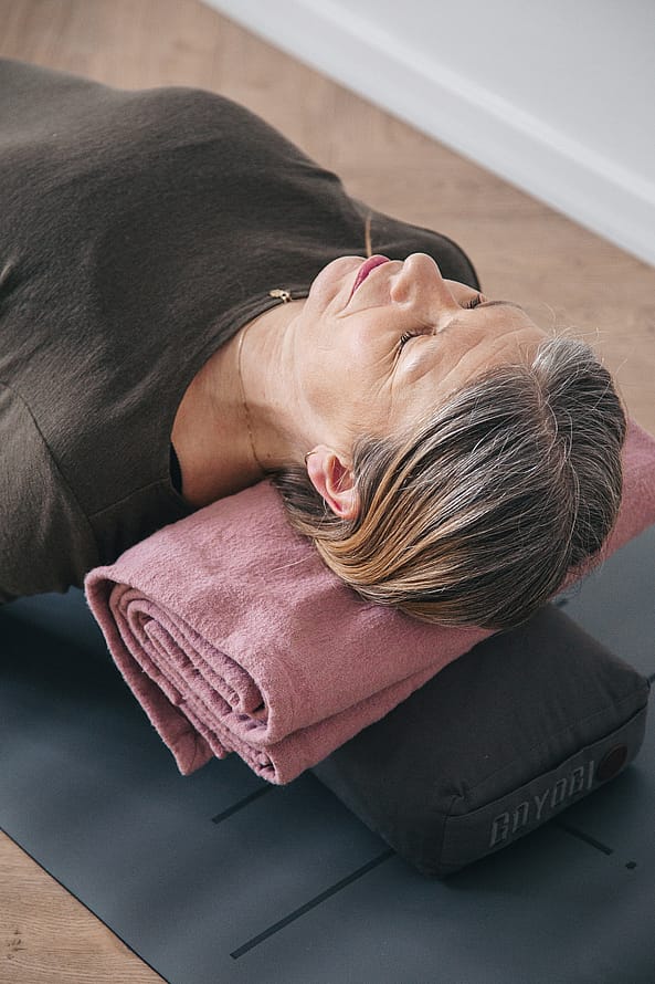 GOYOGI Calm Organic Cotton Yoga Blanket Rose