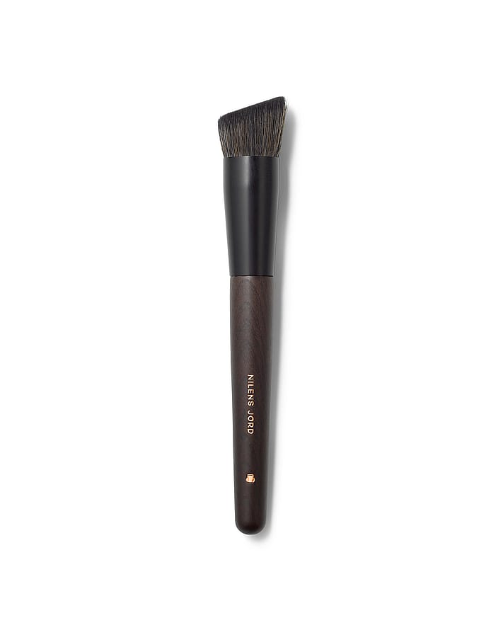 Nilens Jord Pure Collection Angled Foundation Brush 185