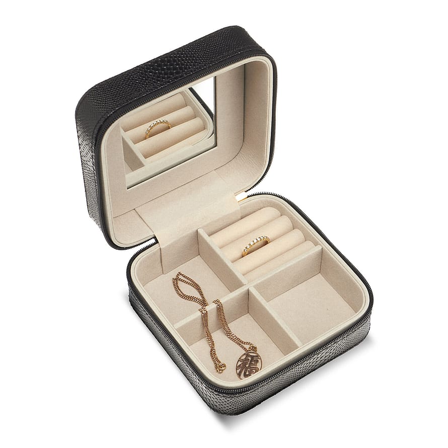 Gillian Jones kvadratisk smykkeskrin i vegansk PU Sort