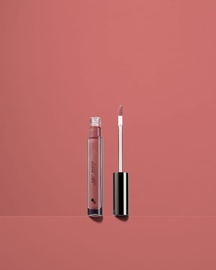 Nilens Jord Glossy Lips 8305 Ripe Rhubarb