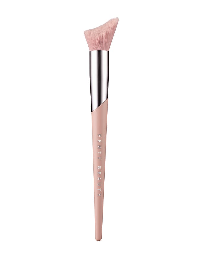 Fenty Beauty Cheek-Hugging Highlight Brush 120