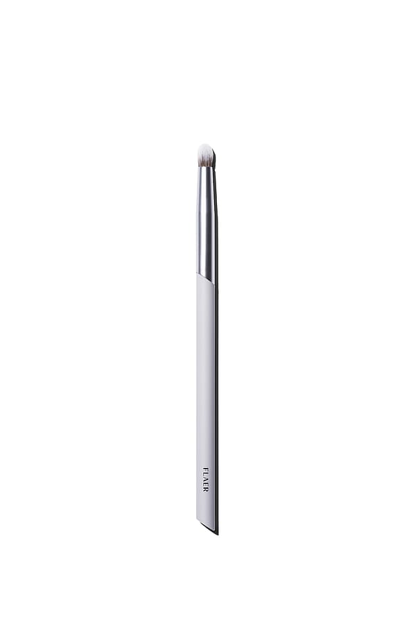 FLAER 403 Smokey Eyeshadow Brush